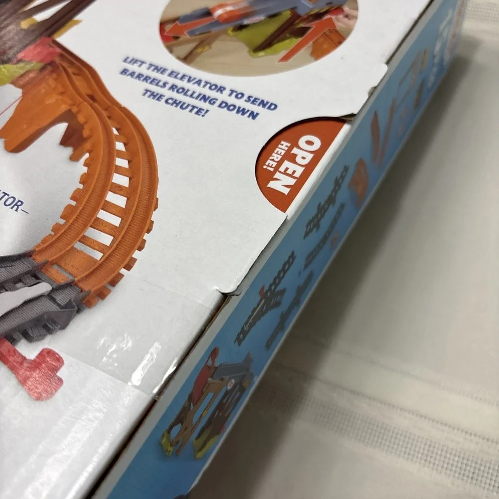 Fisher-Price Thomas & Friends Diesel's Lift & Load Construction Train Set New!